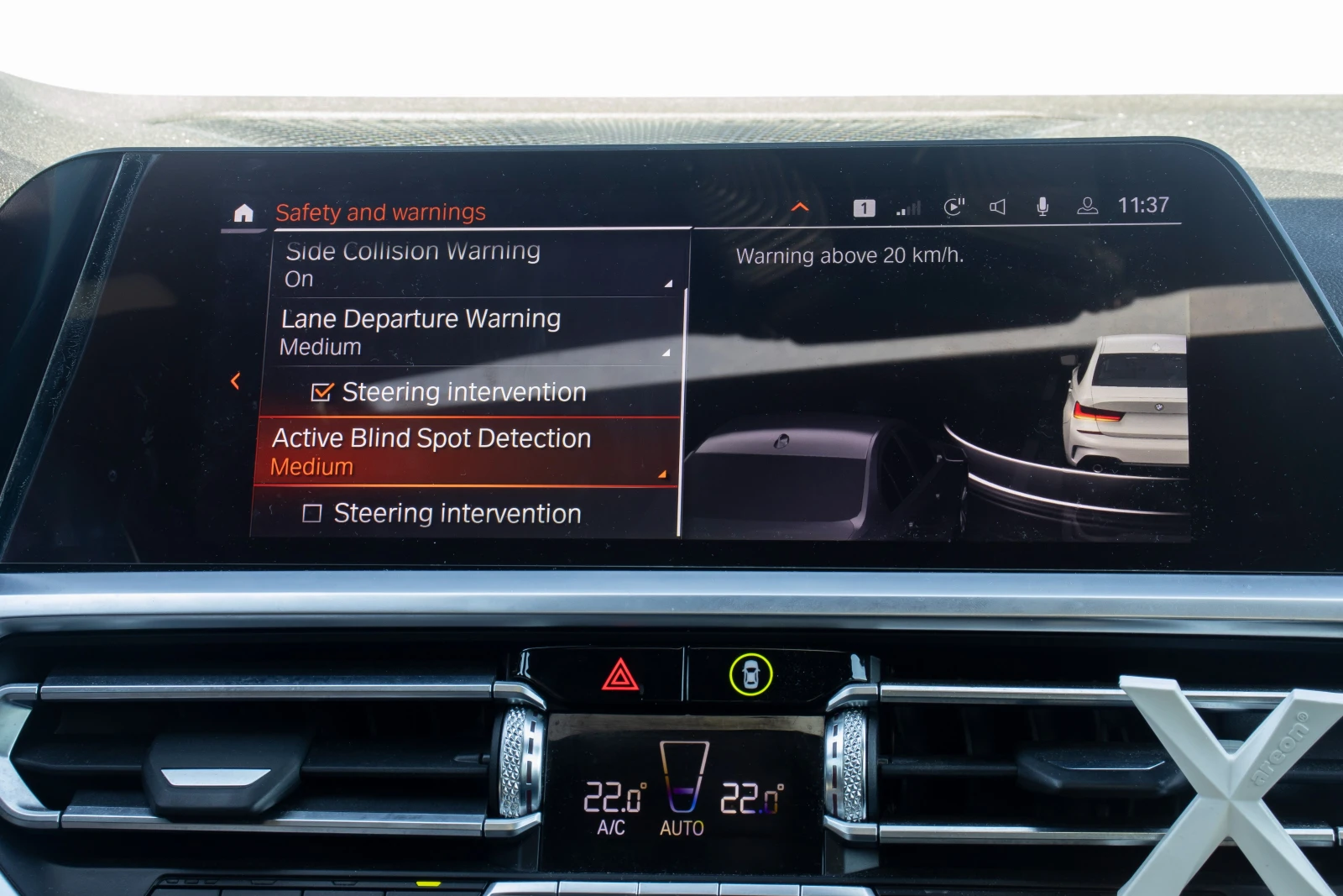 BMW 330 M PACK/LASER/DISTRONIC/360/ADAPTIVE, снимка 10 - Автомобили и джипове - 54382779