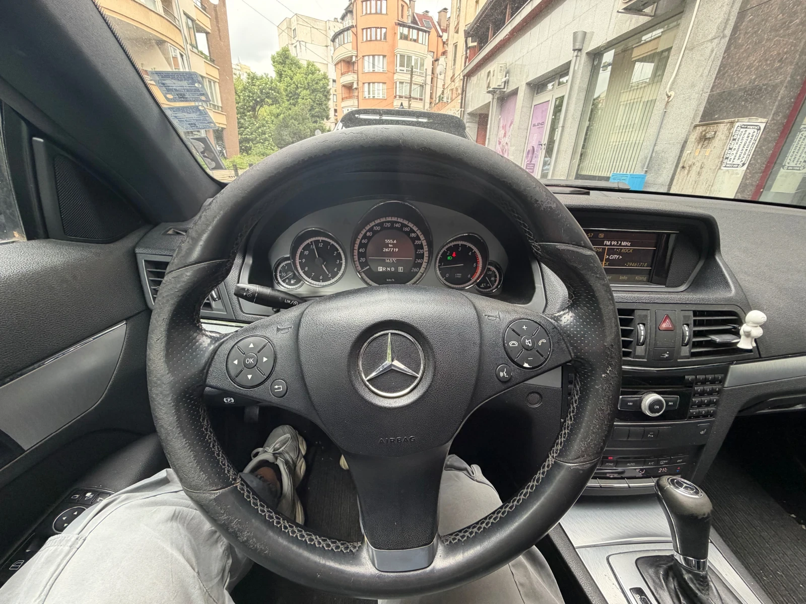 Mercedes-Benz E 220, снимка 8 - Автомобили и джипове - 54654840