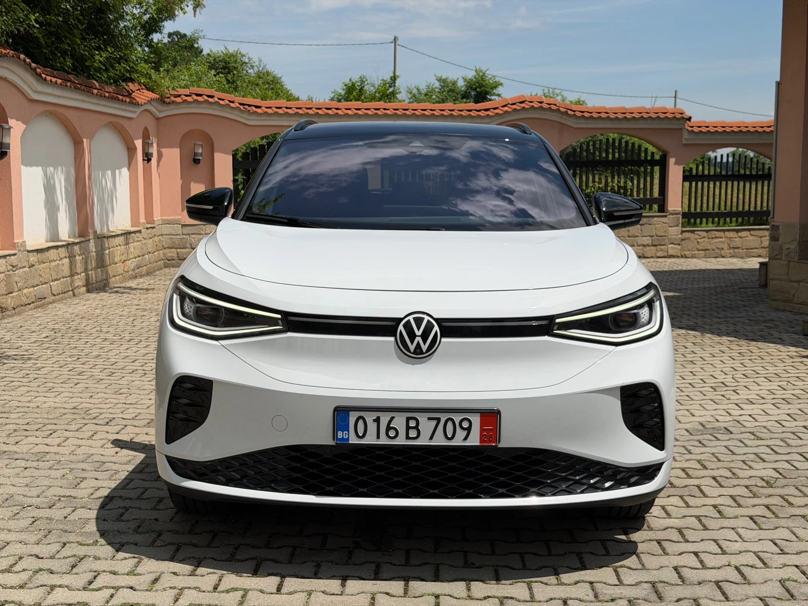 VW ID.4 GTX/4x4/SportSeats/Memory/Massage/360cam/Head-up, снимка 2 - Автомобили и джипове - 54768854