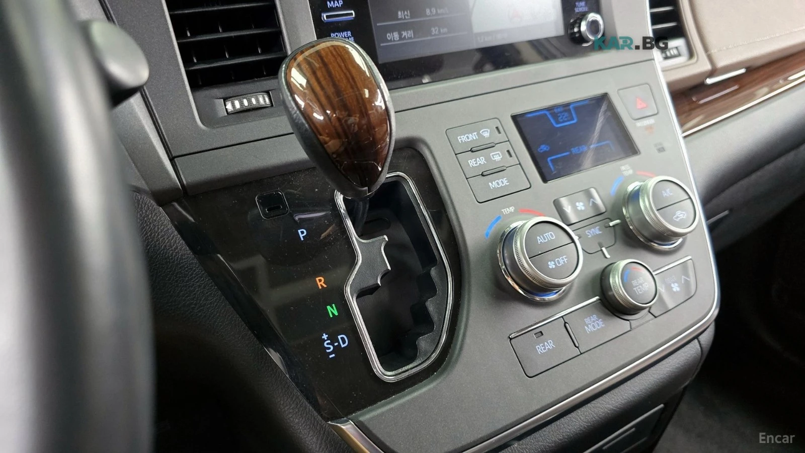 Toyota Sienna 3.5 AWD/KEYLESS/LANE ASSIST/NAVI/KAMEPA, снимка 13 - Автомобили и джипове - 54902634