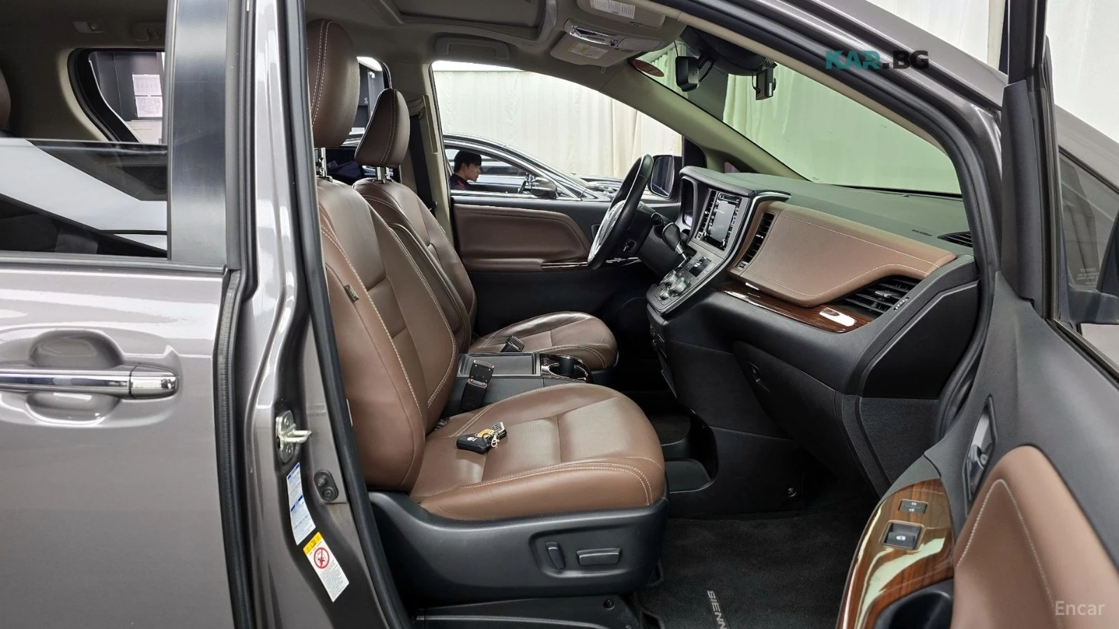 Toyota Sienna 3.5 AWD/KEYLESS/LANE ASSIST/NAVI/KAMEPA, снимка 14 - Автомобили и джипове - 54902634