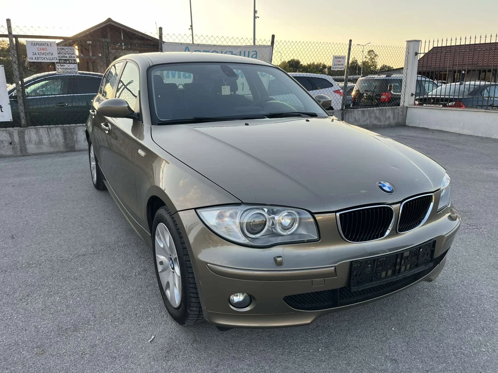 BMW 116 1.6I 116кс 6 СКОРОСТИ NAVI КСЕНОН ПАРКТРОНИК , снимка 3 - Автомобили и джипове - 55226303