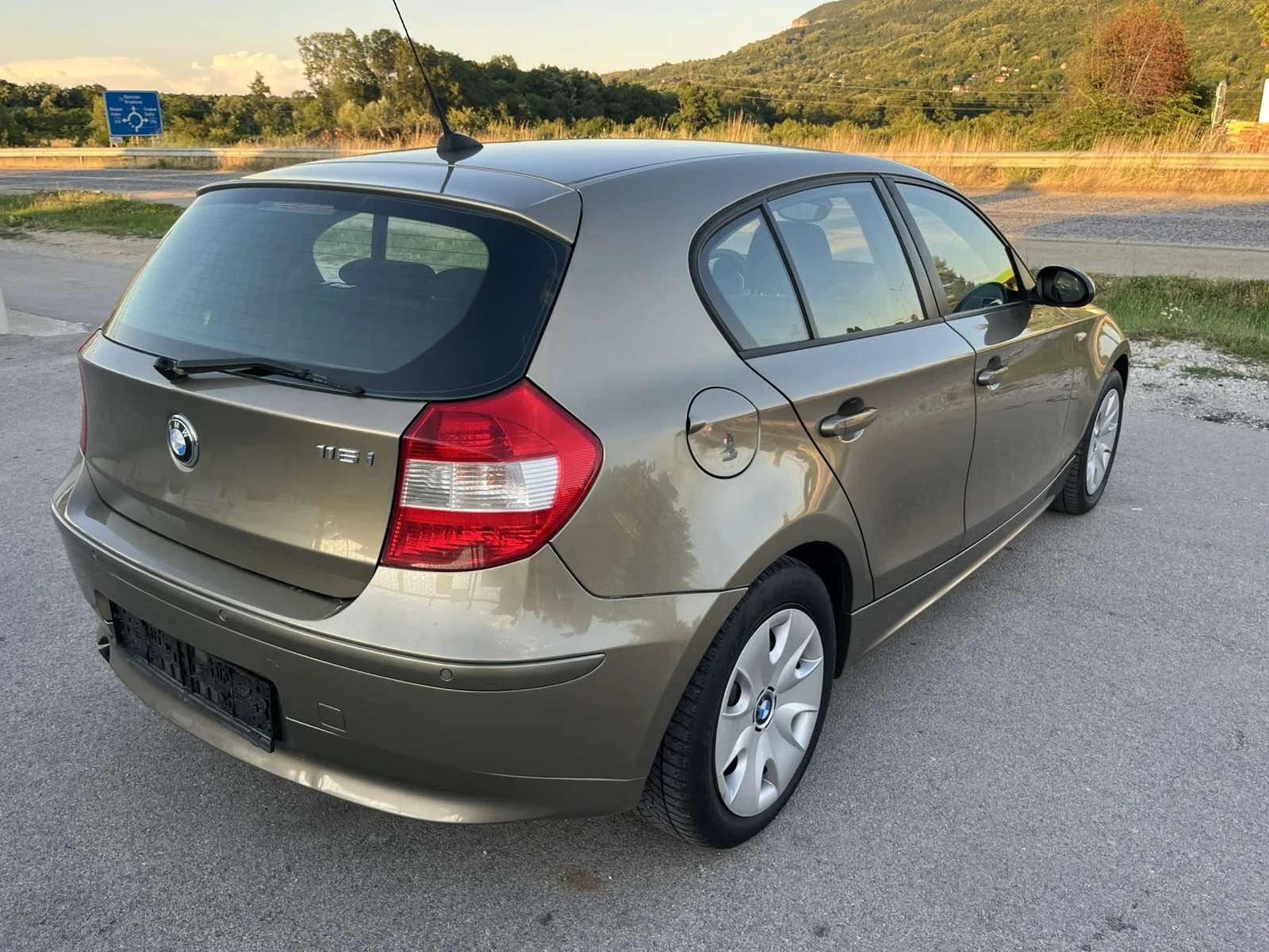 BMW 116 1.6I 116кс 6 СКОРОСТИ NAVI КСЕНОН ПАРКТРОНИК , снимка 4 - Автомобили и джипове - 55226303