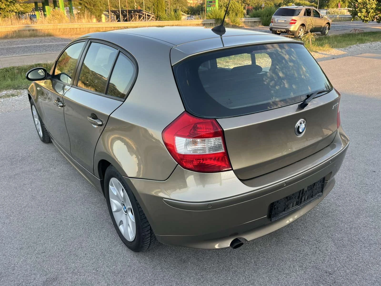 BMW 116 1.6I 116кс 6 СКОРОСТИ NAVI КСЕНОН ПАРКТРОНИК , снимка 5 - Автомобили и джипове - 55226303