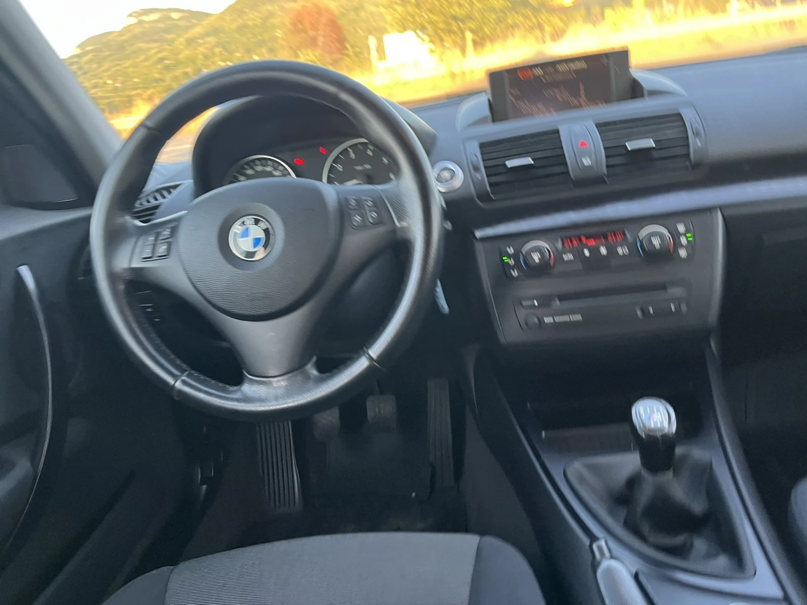 BMW 116 1.6I 116кс 6 СКОРОСТИ NAVI КСЕНОН ПАРКТРОНИК , снимка 10 - Автомобили и джипове - 55226303