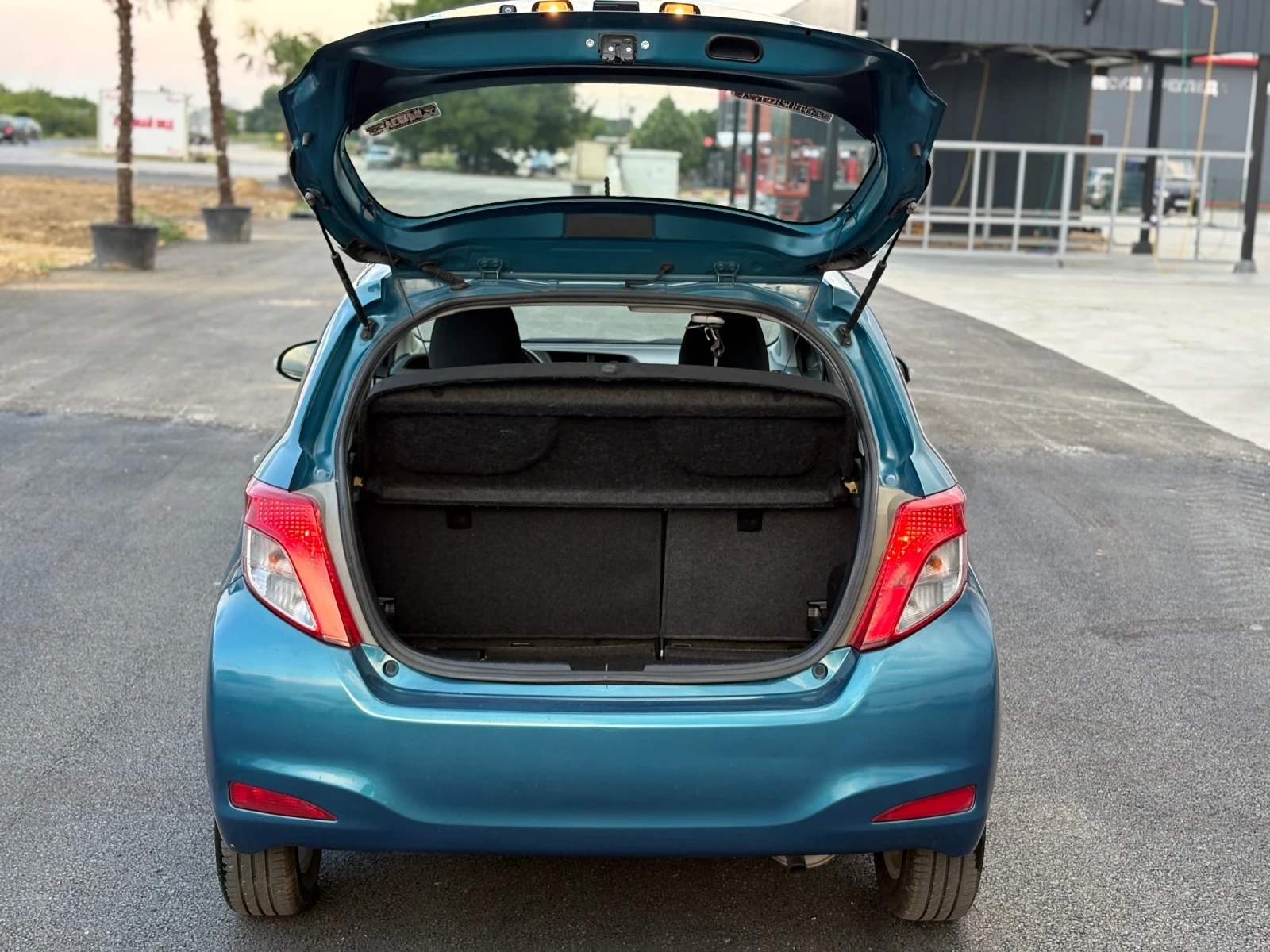 Toyota Yaris 1.0 VVT-i Navi Камера Климатроник, снимка 9 - Автомобили и джипове - 55387206