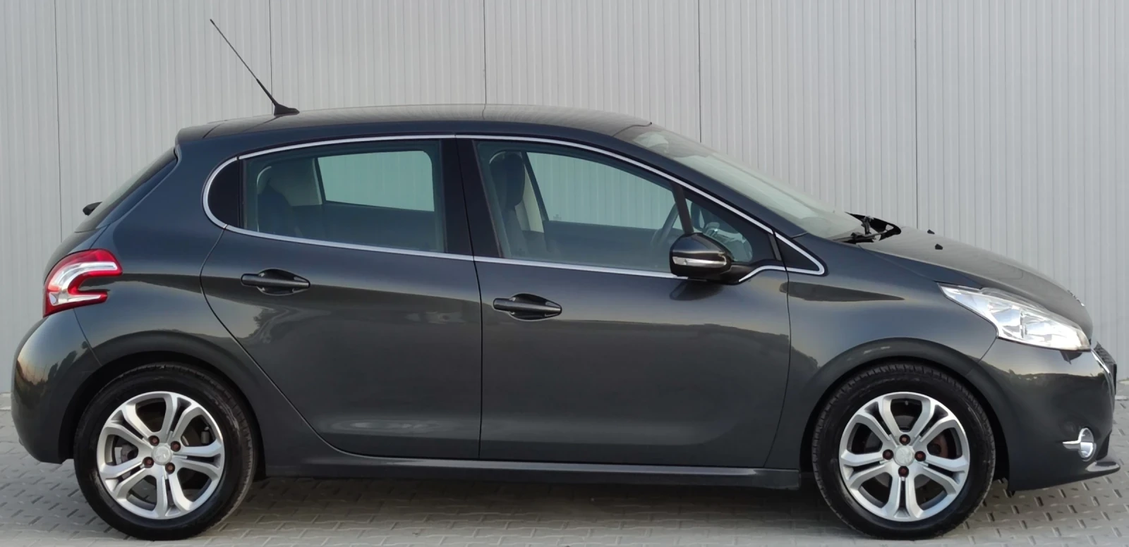 Peugeot 208 1.4i* , снимка 7 - Автомобили и джипове - 55417904