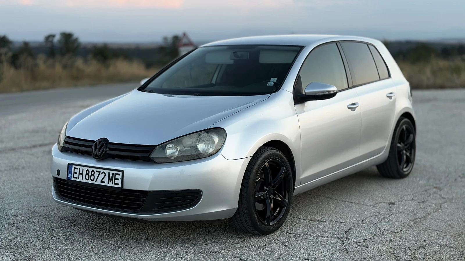 VW Golf 1.6 TDI, снимка 2 - Автомобили и джипове - 56016599