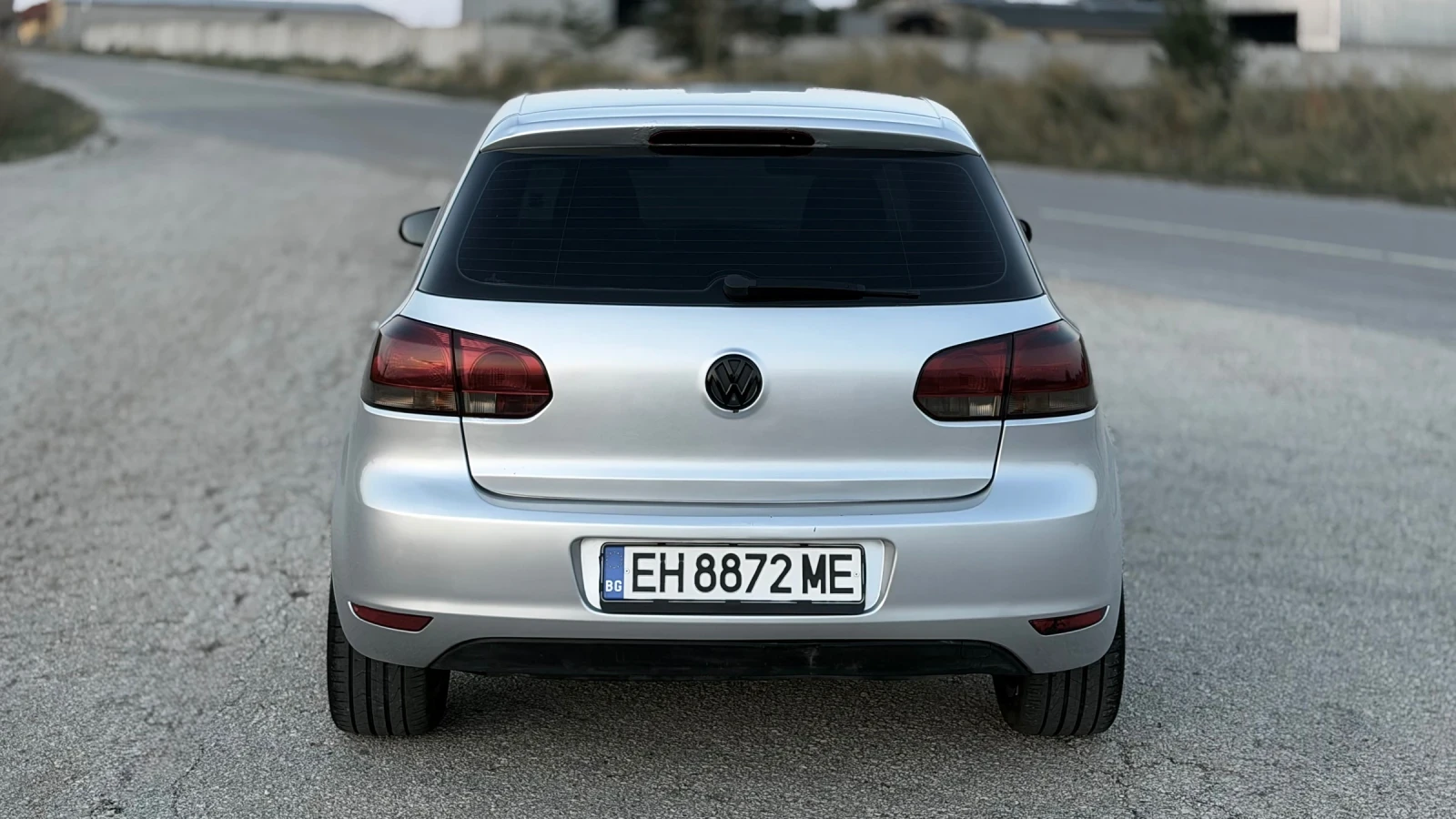 VW Golf 1.6 TDI, снимка 4 - Автомобили и джипове - 56016599
