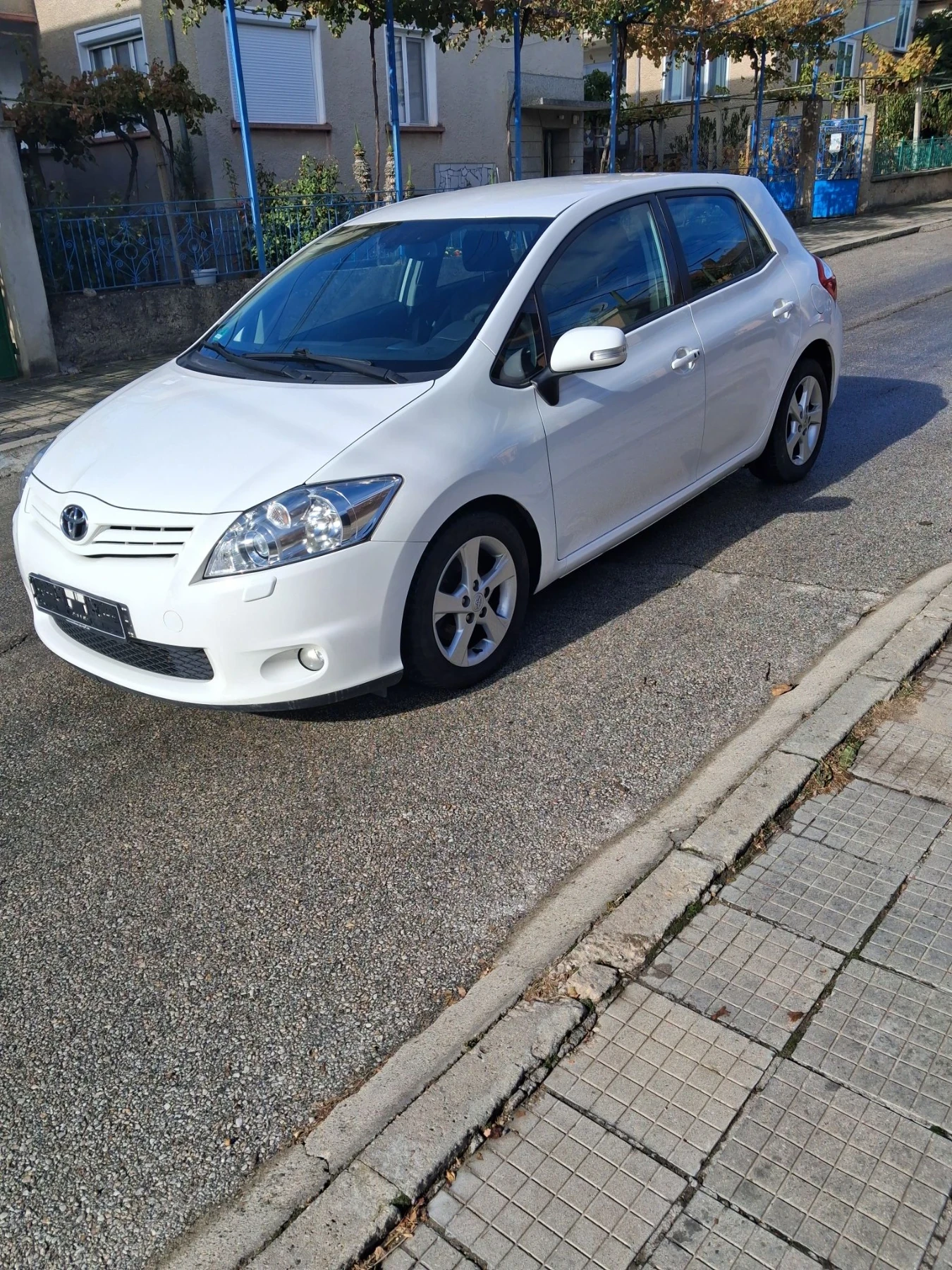 Toyota Auris 2.0D4D ���� �������� | Mobile.bg � ����������� 4