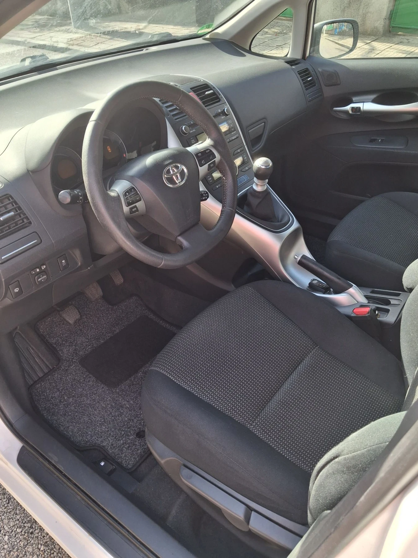 Toyota Auris 2.0D4D ���� �������� | Mobile.bg � ����������� 14