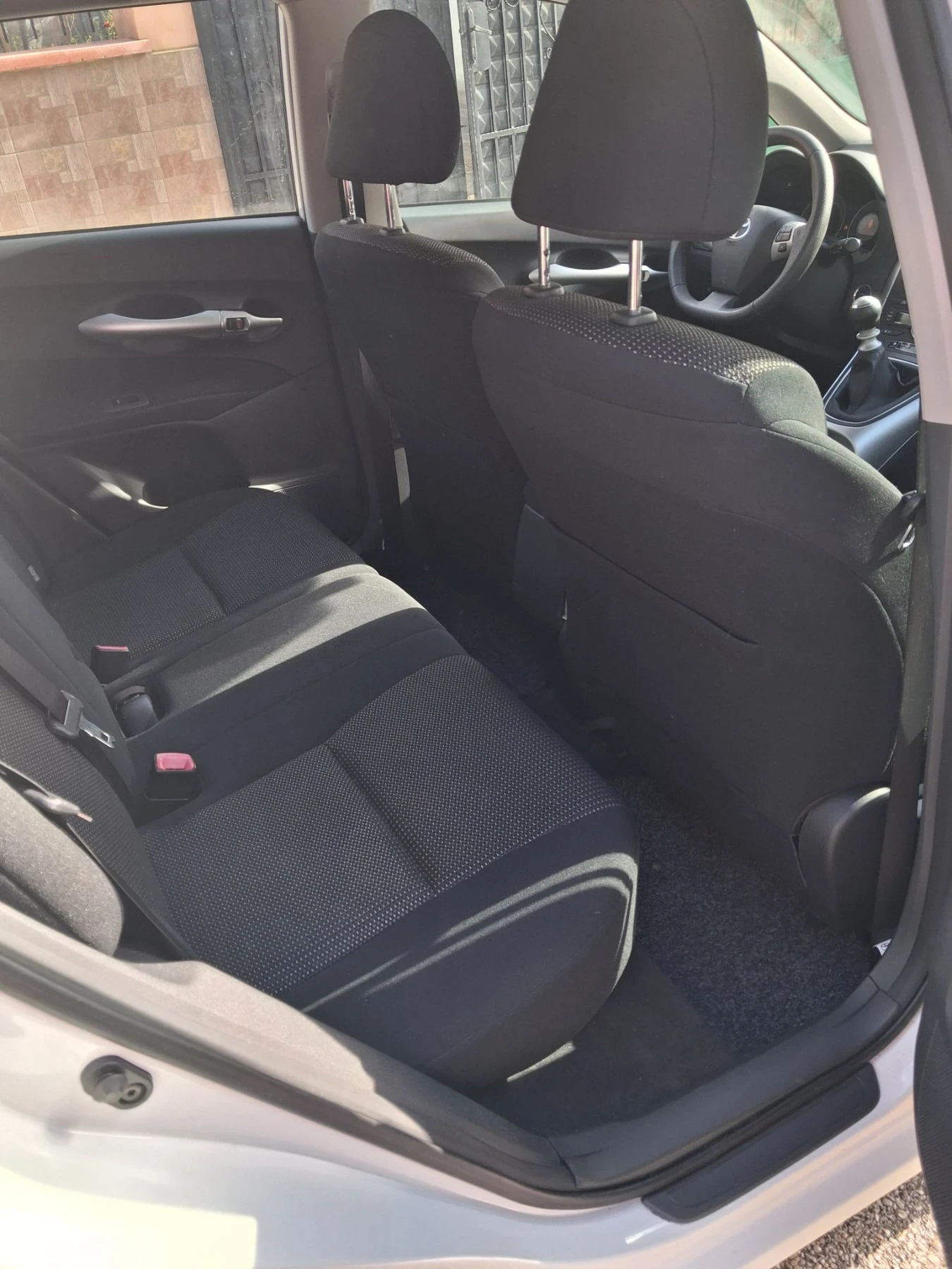 Toyota Auris 2.0D4D ���� �������� | Mobile.bg � ����������� 17