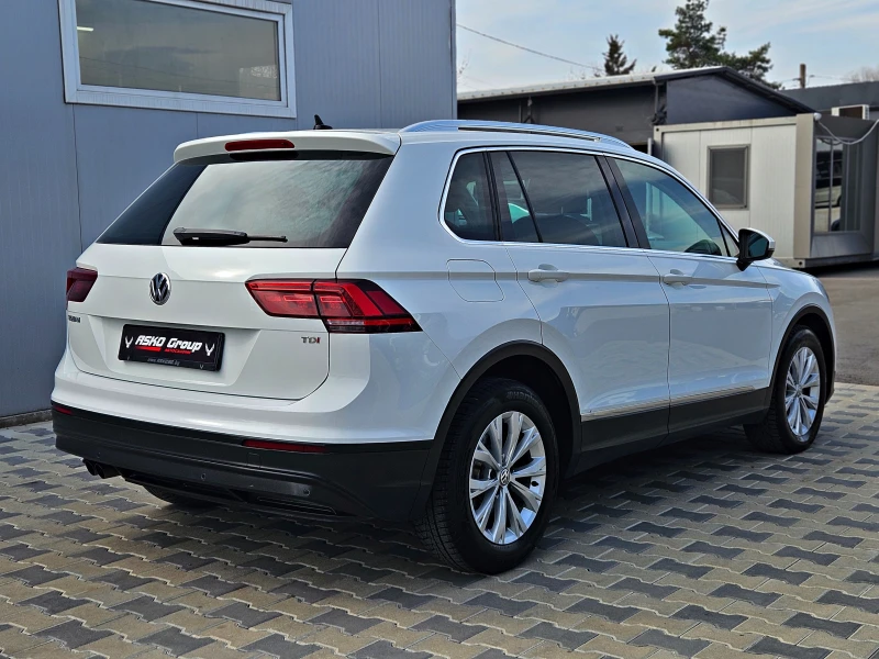 VW Tiguan 1.6TDI/BUSINESS/DISTR/LINE ASSYST/CAR PLAY//LIZIN, снимка 5 - Автомобили и джипове - 49463359