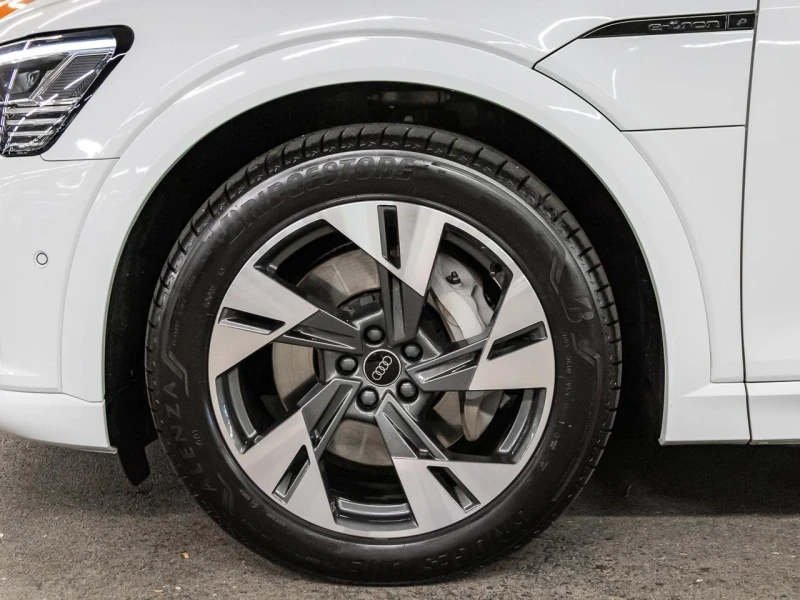 Audi Q8 50 E-TRON/S-LINE/MATRIX/B&O/CAMERA/BLACK OPTIC/, снимка 4 - Автомобили и джипове - 51384160