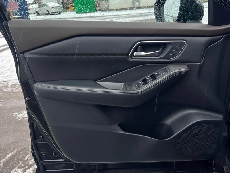 Nissan Rogue * Platinum * CARFAX * ЦЕНА ДО БЪЛГАРИЯ, снимка 11 - Автомобили и джипове - 53047667