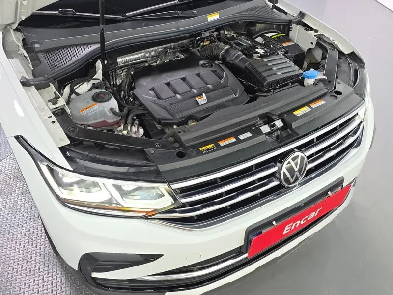 VW T-Roc 2.0L / 360 view / Blind spot / HUD, снимка 6 - Автомобили и джипове - 55126239