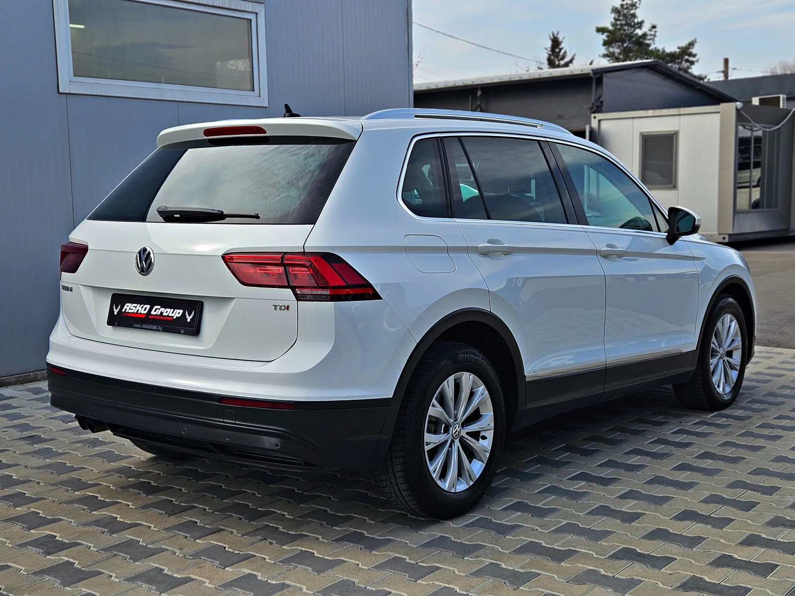 VW Tiguan 1.6TDI/BUSINESS/DISTR/LINE ASSYST/AUTO HOLD/LIZIN - изображение 5