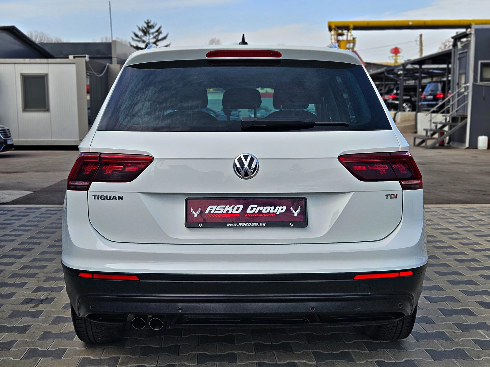 VW Tiguan 1.6TDI/BUSINESS/DISTR/LINE ASSYST/AUTO HOLD/LIZIN - изображение 6