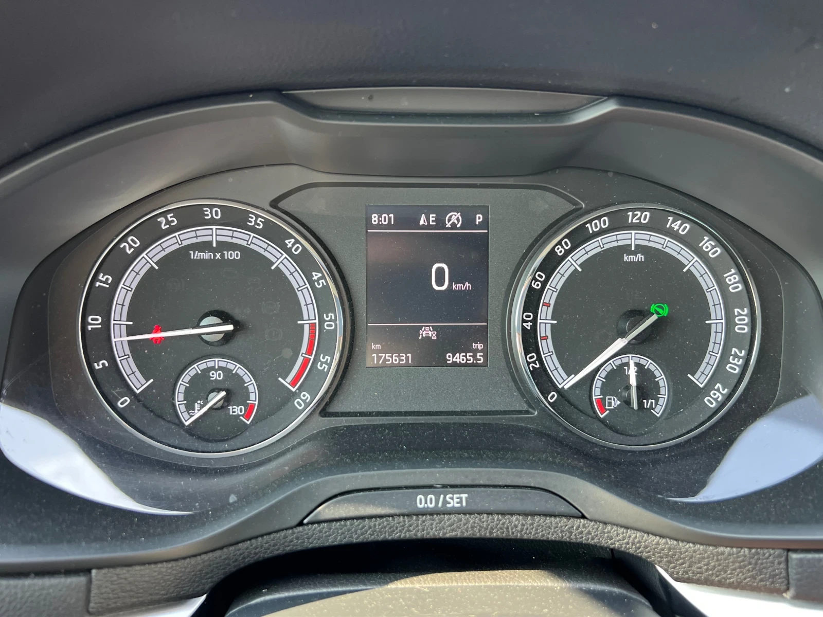Skoda Karoq 1.6TDi DSG Navi Kamera Лизинг - изображение 10