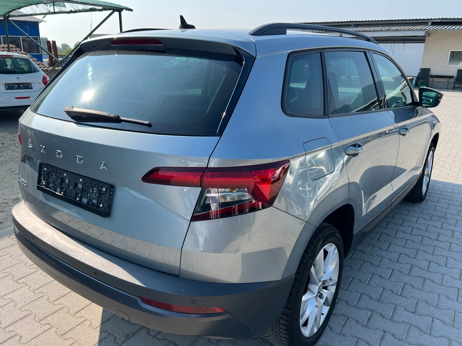 Skoda Karoq 1.6TDi DSG Navi Kamera Лизинг - изображение 6