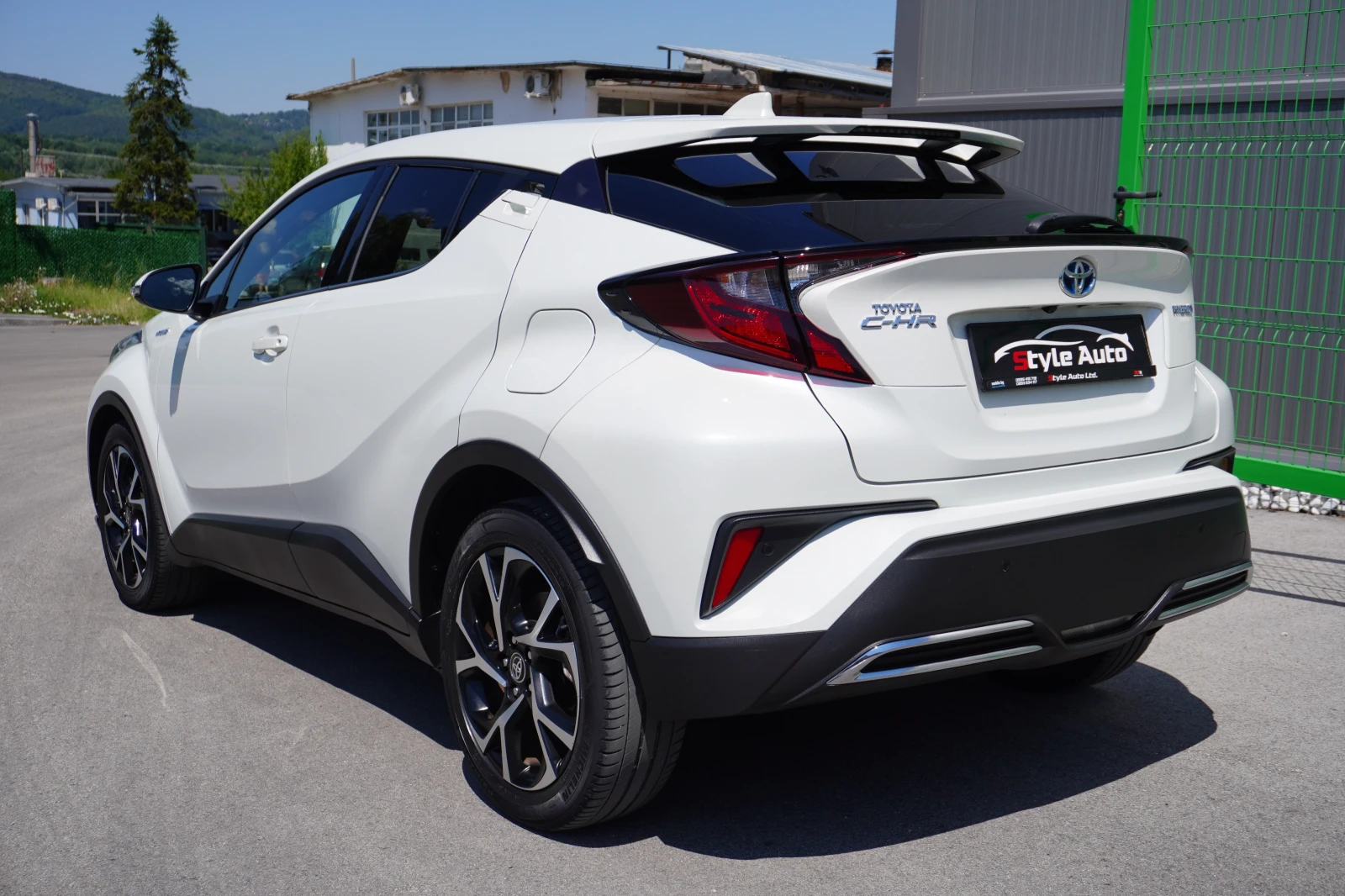 Toyota C-HR 2.0i HYBRID FACELIFT, CARPLAY, БЯЛА ПЕРЛА/80.000КМ - изображение 3