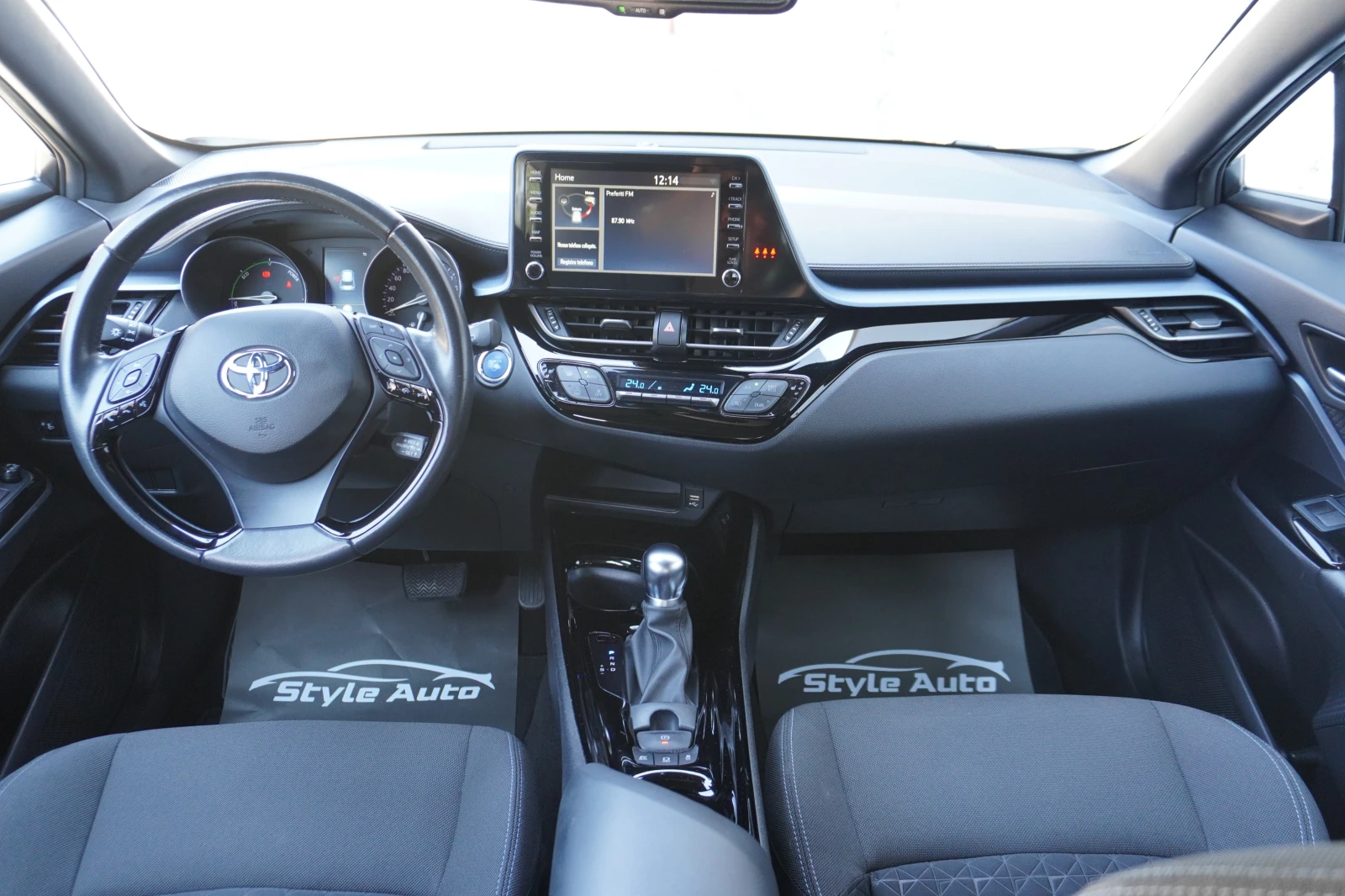 Toyota C-HR 2.0i HYBRID FACELIFT, CARPLAY, БЯЛА ПЕРЛА/80.000КМ - изображение 10