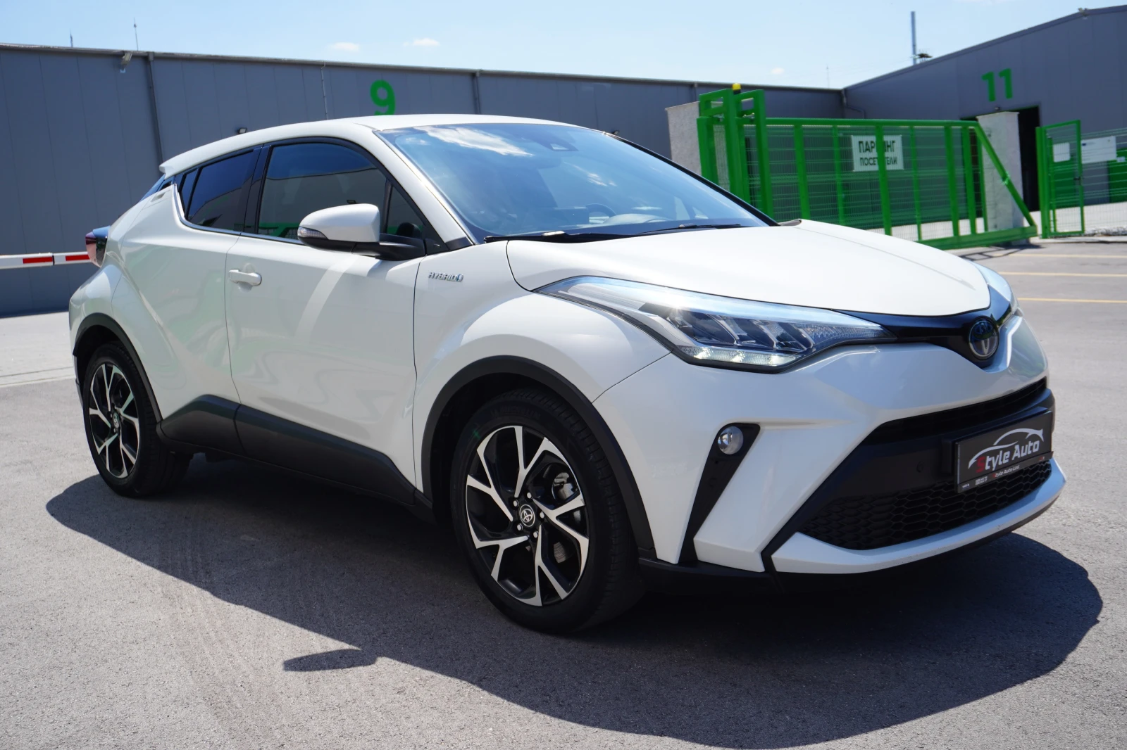 Toyota C-HR 2.0i HYBRID FACELIFT, CARPLAY, БЯЛА ПЕРЛА/80.000КМ - изображение 7