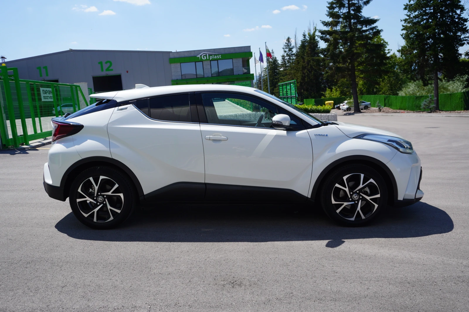 Toyota C-HR 2.0i HYBRID FACELIFT, CARPLAY, БЯЛА ПЕРЛА/80.000КМ - изображение 6