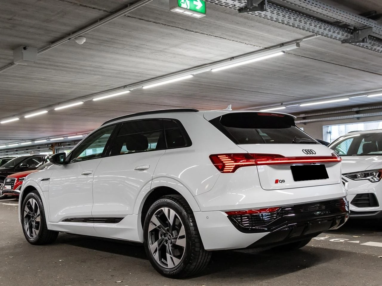 Audi Q8 50 E-TRON/S-LINE/MATRIX/B&O/CAMERA/BLACK OPTIC/ - изображение 6