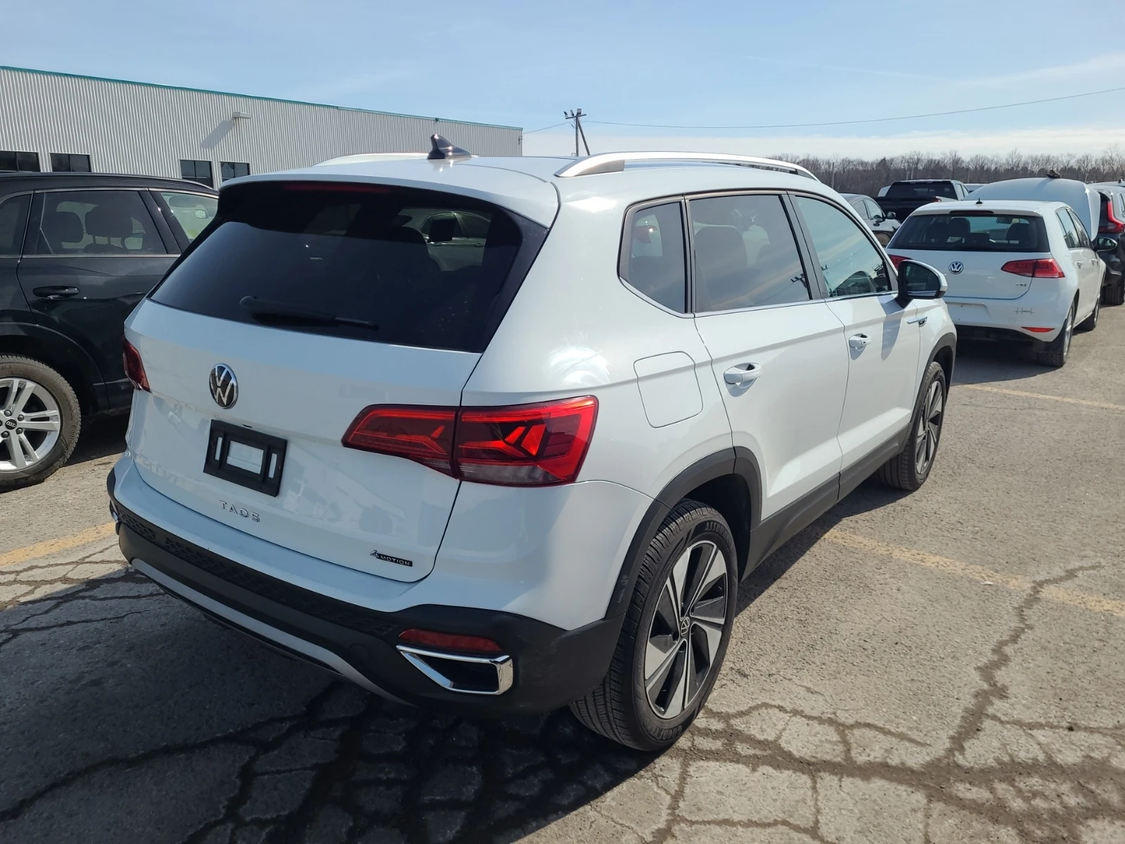 VW Taos SE 4MOTION, снимка 3 - Автомобили и джипове - 53746317