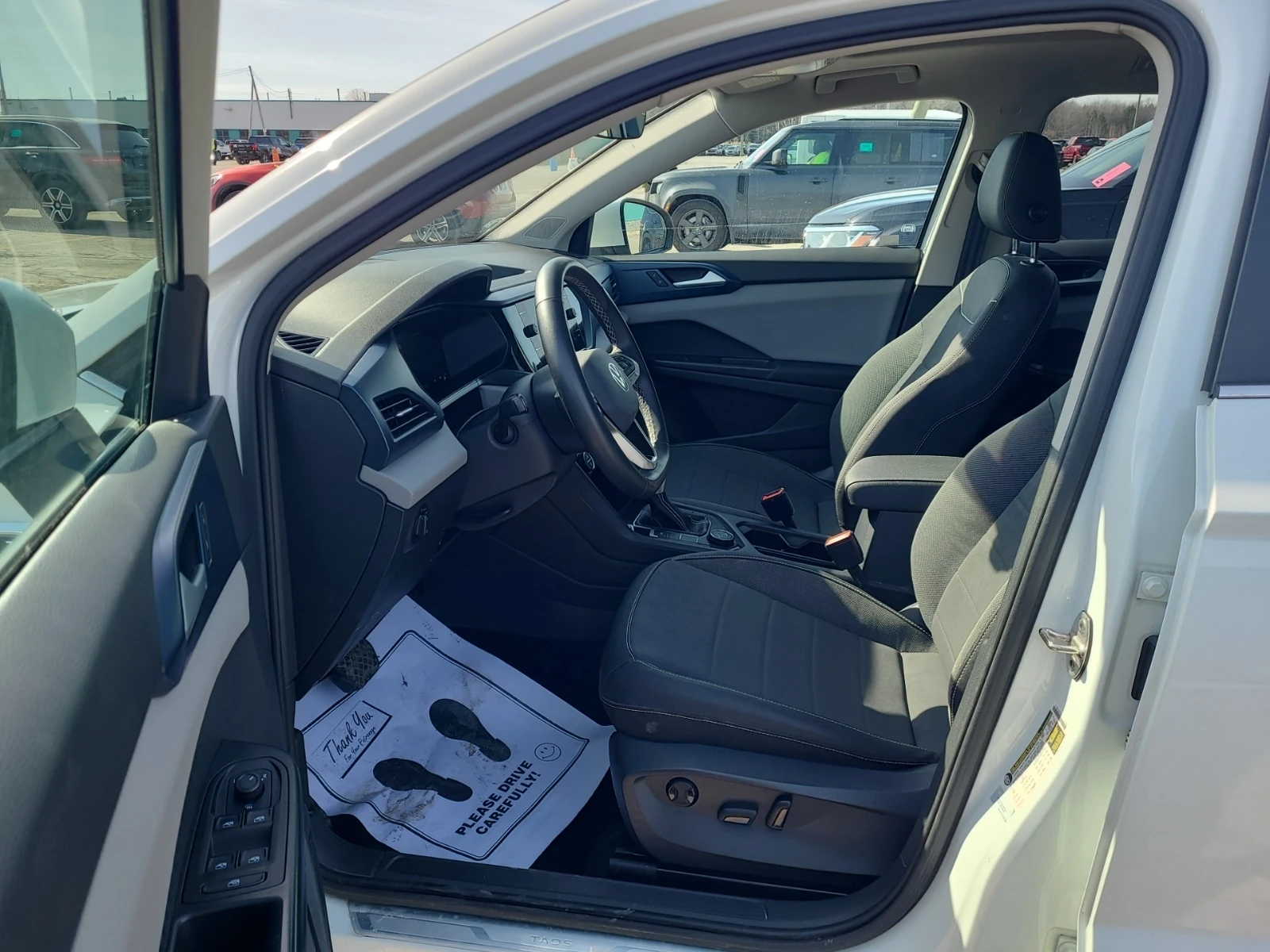 VW Taos SE 4MOTION, снимка 6 - Автомобили и джипове - 53746317