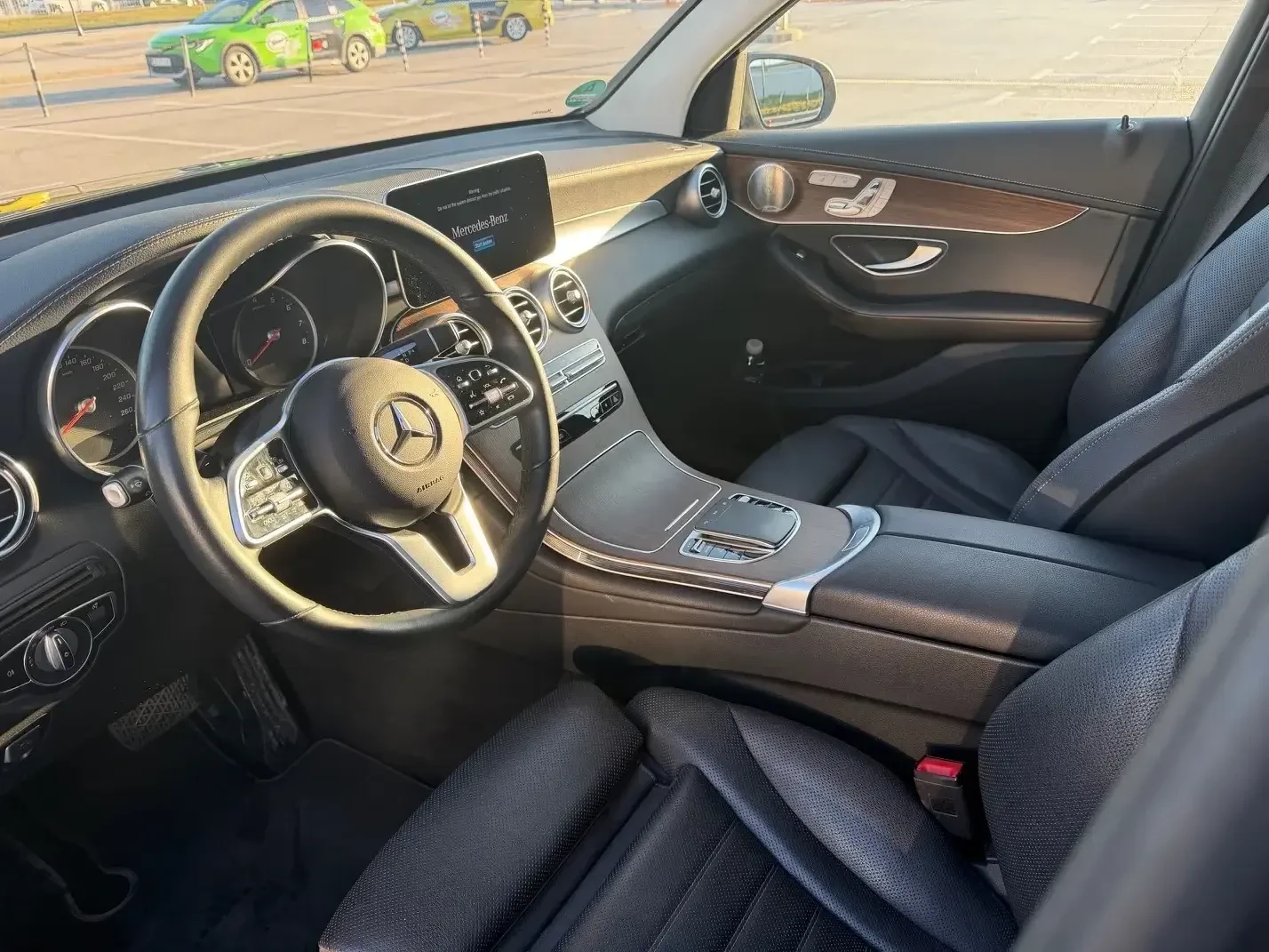 Mercedes-Benz GLC 300 Е 4MATIC 9G-TRONIC | PHEV | ТОП оборудване, снимка 8 - Автомобили и джипове - 53850015