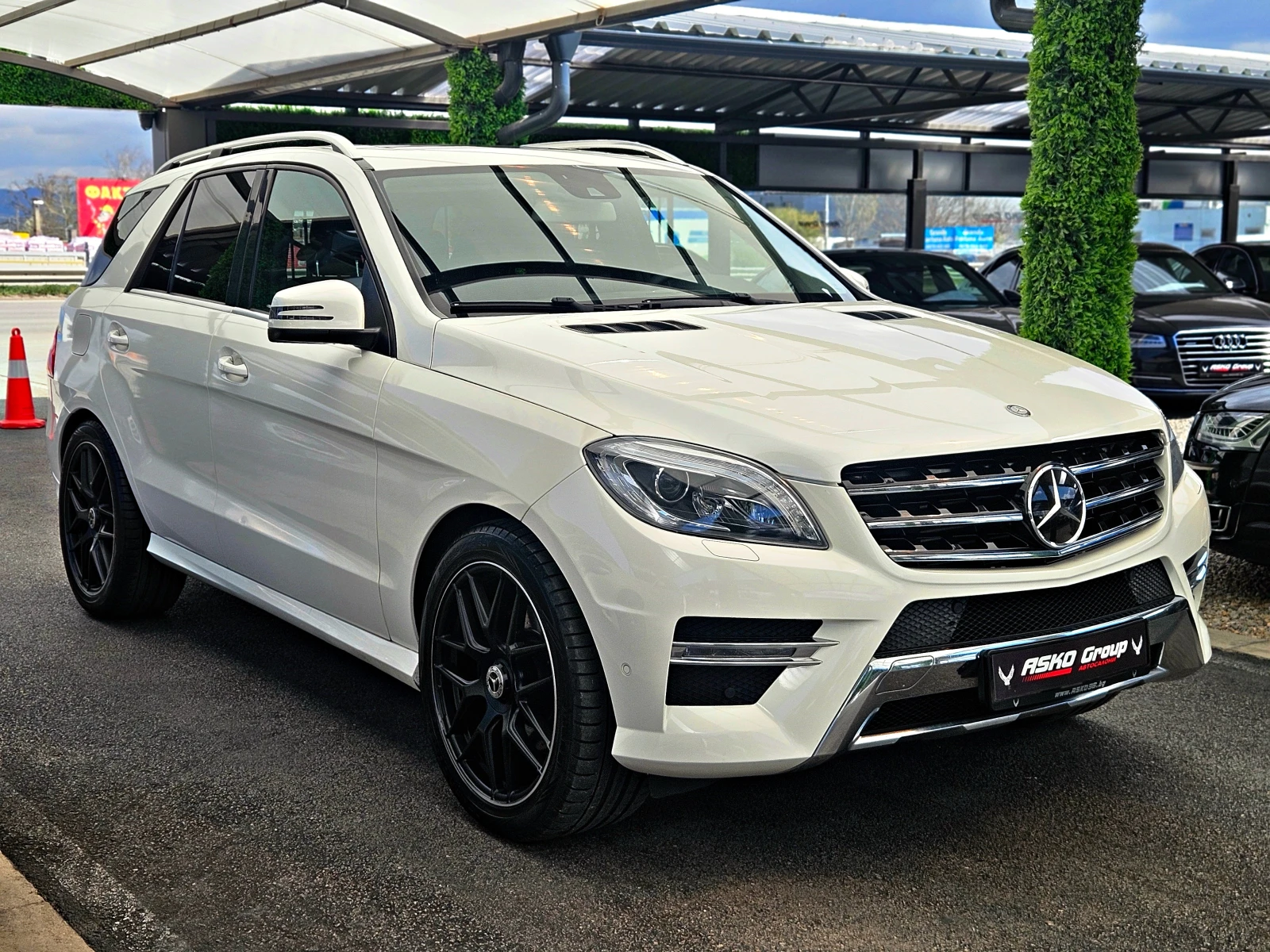 Mercedes-Benz ML 350 AMG/GERMANY/DISTR/CAMERA/HARMAN/ПОДГРЕВ/AMBI/LIZI, снимка 3 - Автомобили и джипове - 54147914