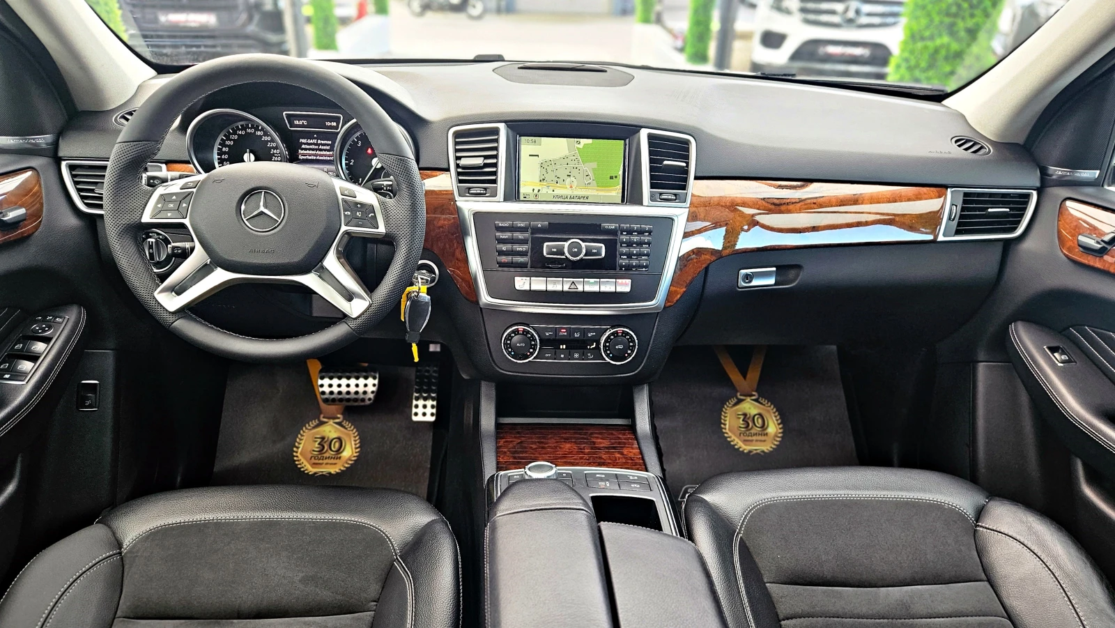 Mercedes-Benz ML 350 AMG/GERMANY/DISTR/CAMERA/HARMAN/ПОДГРЕВ/AMBI/LIZI, снимка 9 - Автомобили и джипове - 54147914
