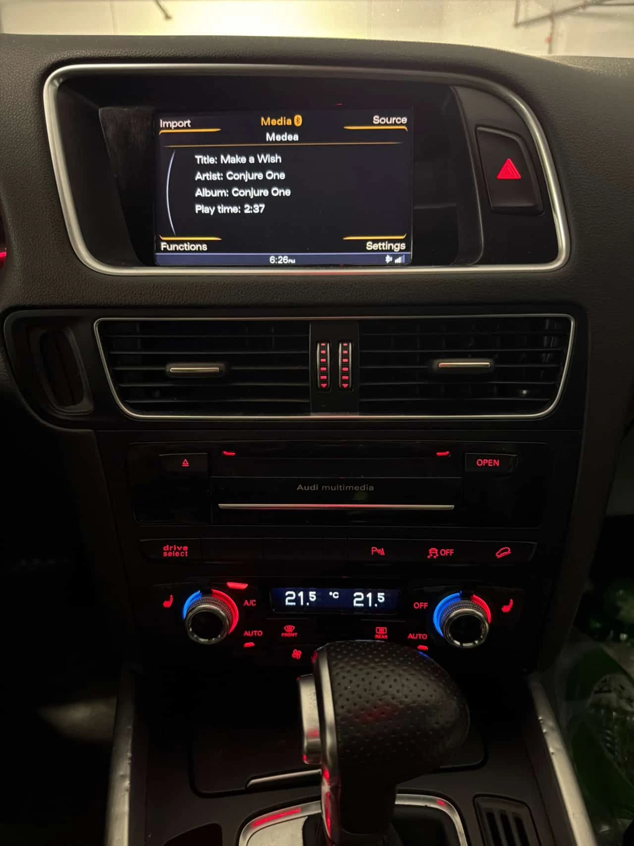 Audi Q5 * 2.0T Progressiv* АВТОКРЕДИТ БЕЗ ПЪРВОНАЧАЛНА* , снимка 9 - Автомобили и джипове - 54695116