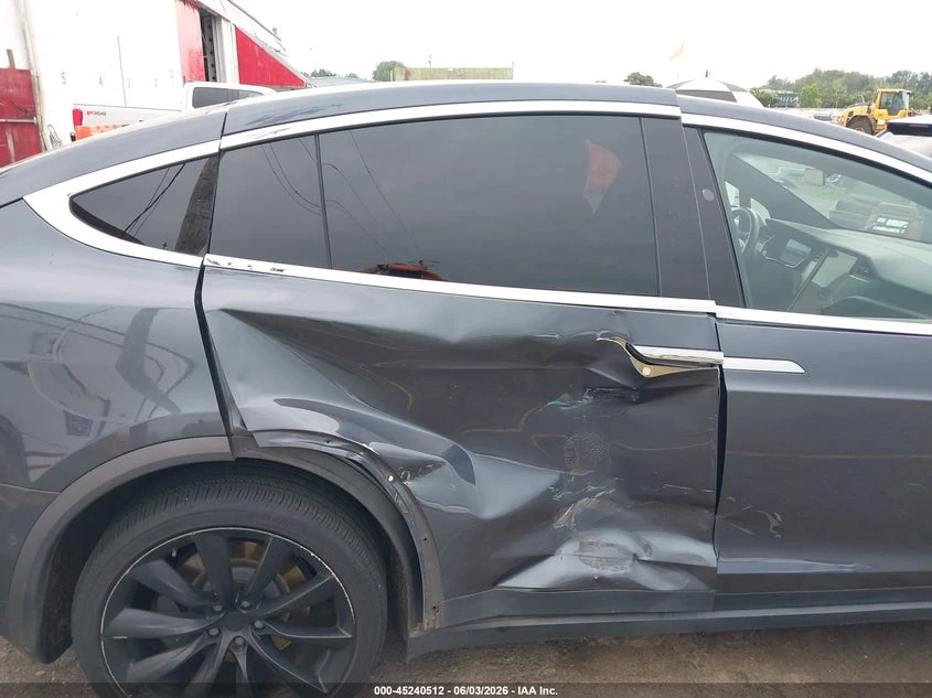 Tesla Model X Long Range Dual Motor All-Wheel Drive/Long Range P, снимка 6 - Автомобили и джипове - 55104342