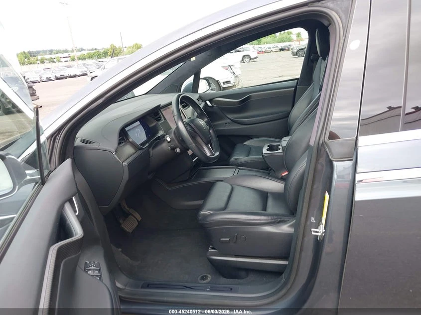 Tesla Model X Long Range Dual Motor All-Wheel Drive/Long Range P, снимка 5 - Автомобили и джипове - 55104342