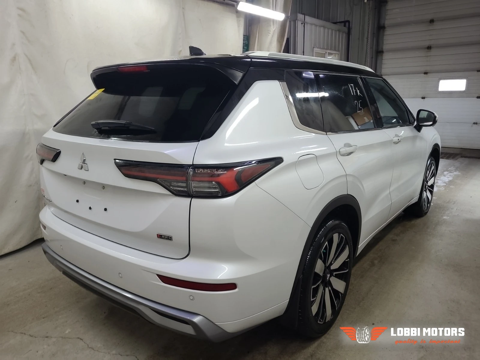 Mitsubishi Outlander, снимка 3 - Автомобили и джипове - 56025353