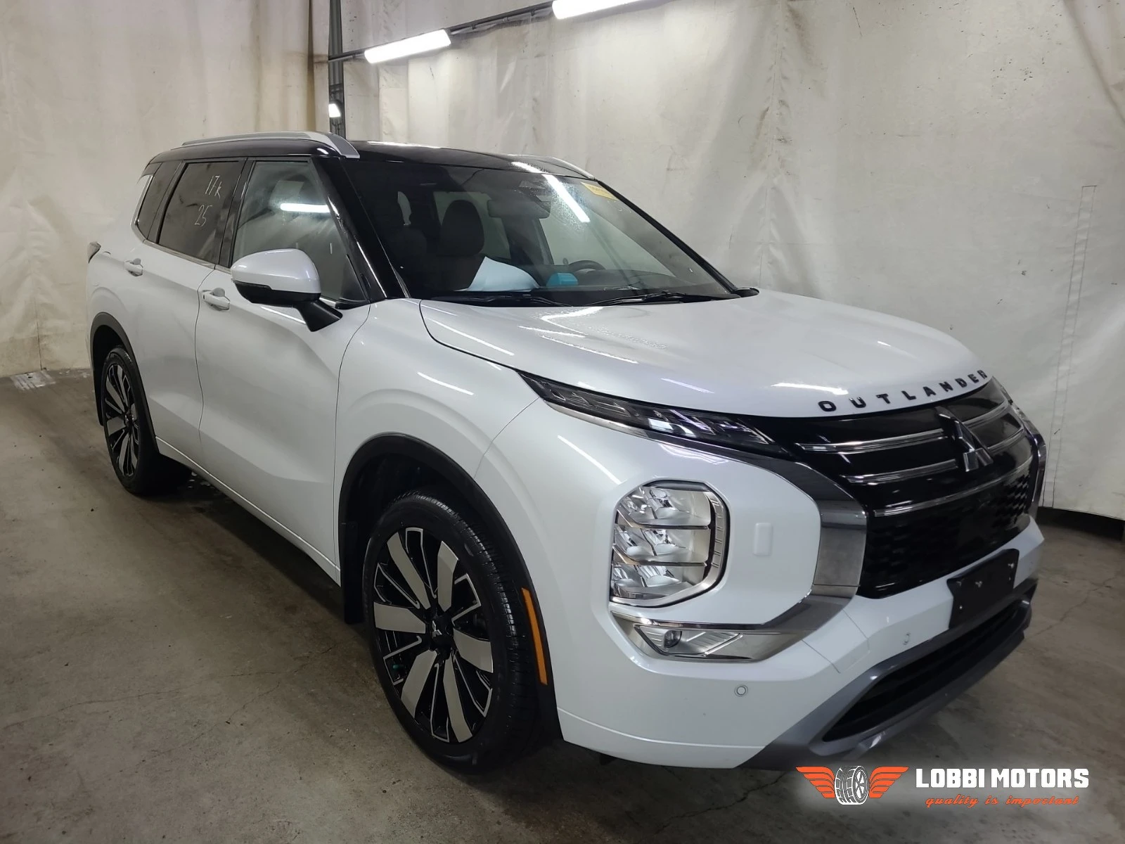 Mitsubishi Outlander, снимка 2 - Автомобили и джипове - 56025353