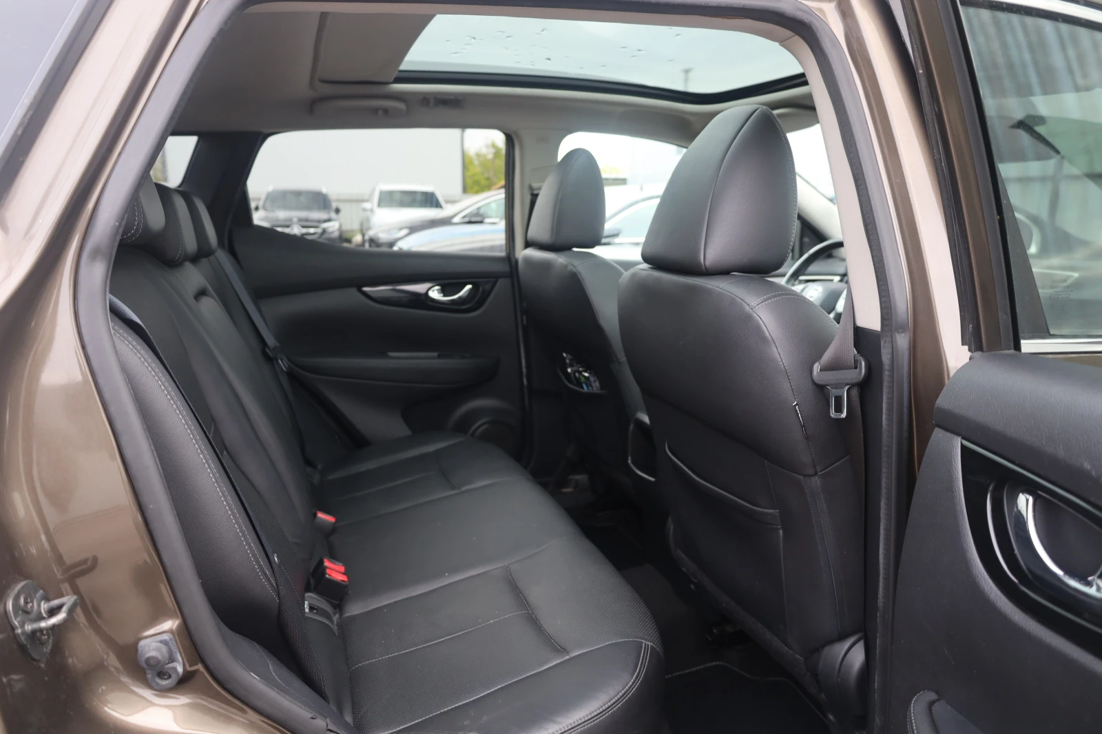 Nissan Qashqai 1.6dCi 360 KeyGO PANO SzH Lane Blind КОЖА LED