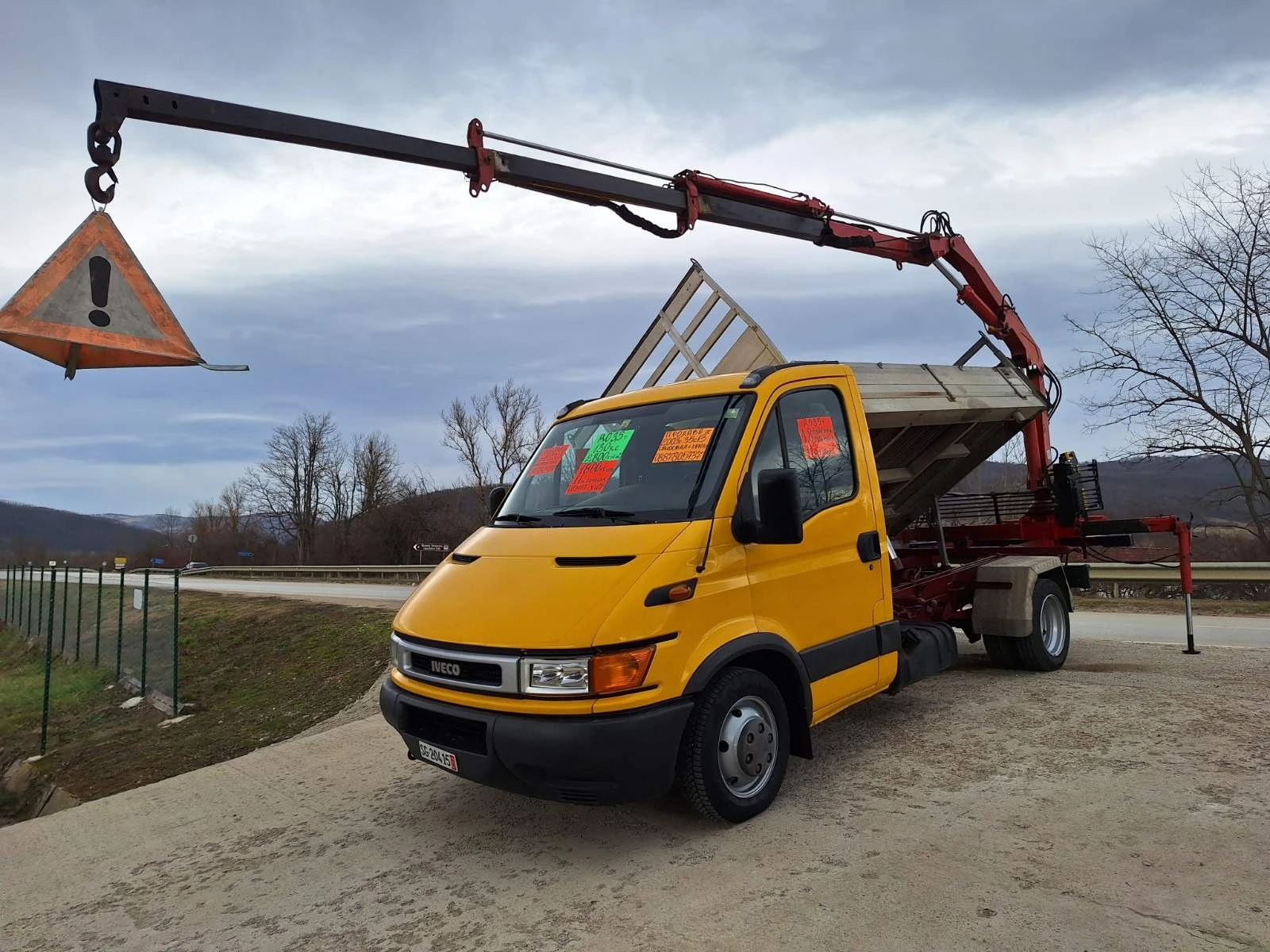 Iveco 35c13 до3, 5 тСАМОСВАЛ С 11 М. КРАН, 2.0.тона ШВЕЙЦАРИЯ, снимка 1