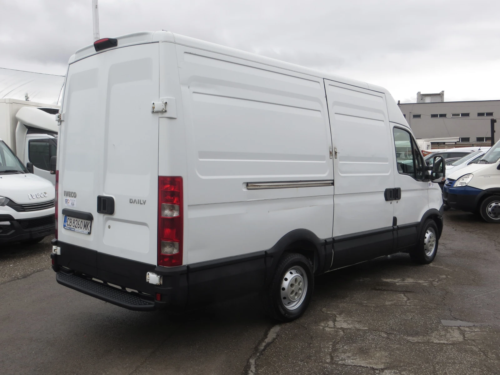Iveco Daily 35S13-12 КУБ. М. ОБЕМ НА ТОВАРНОТО ПОМЕЩЕНИЕ, снимка 4 - Бусове и автобуси - 54067319