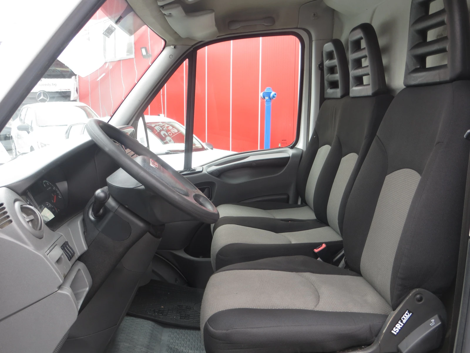 Iveco Daily 35S13-12 КУБ. М. ОБЕМ НА ТОВАРНОТО ПОМЕЩЕНИЕ, снимка 7 - Бусове и автобуси - 54067319