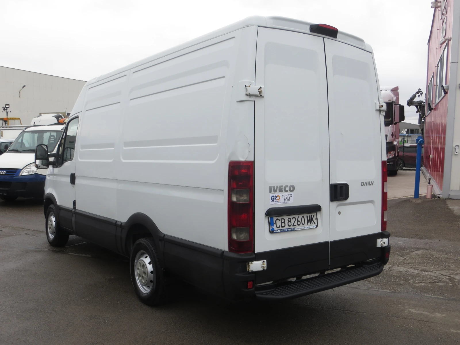 Iveco Daily 35S13-12 КУБ. М. ОБЕМ НА ТОВАРНОТО ПОМЕЩЕНИЕ, снимка 3 - Бусове и автобуси - 54067319