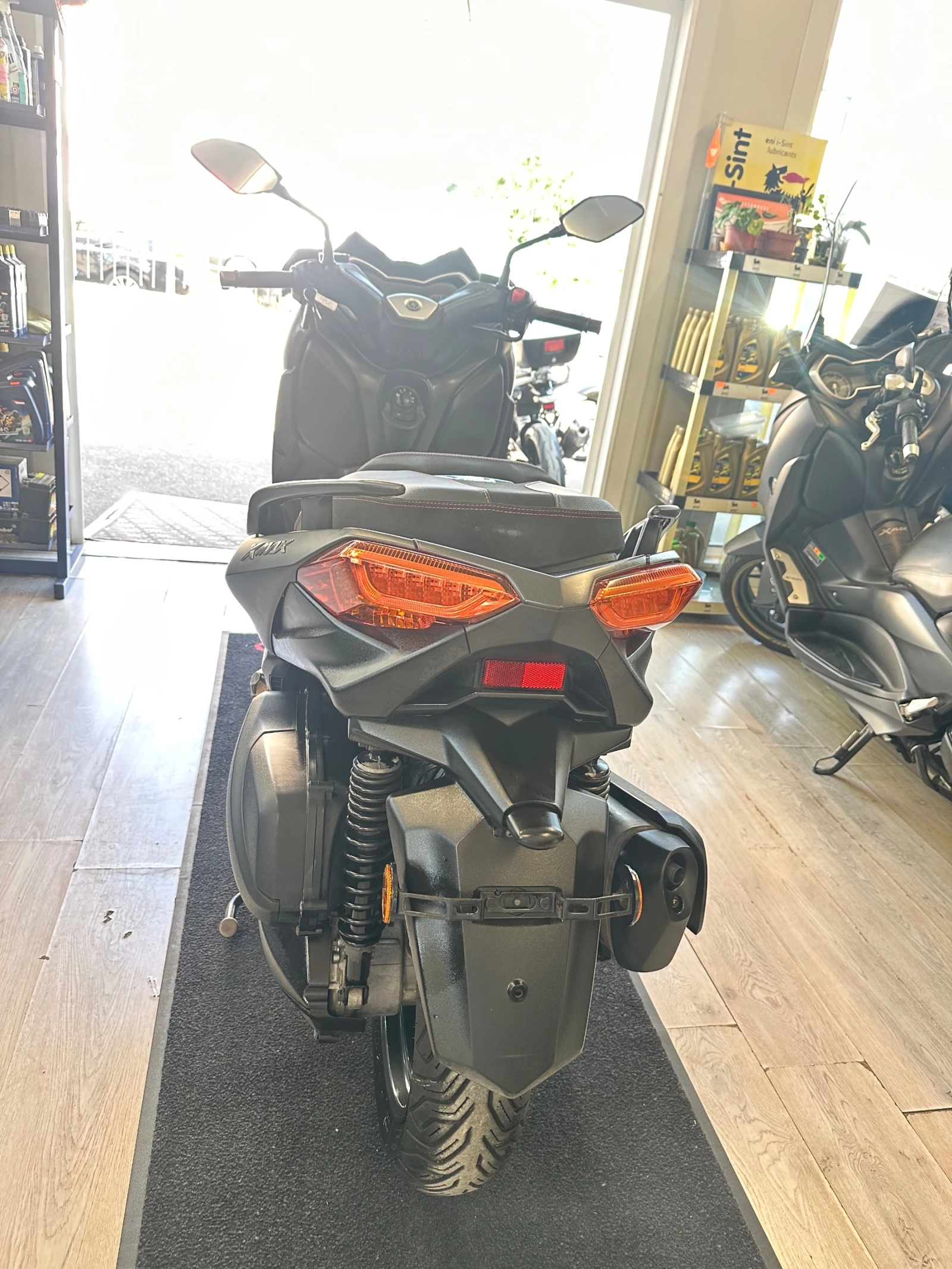 Yamaha X-max 300i ABS/TC/LED 08.2020г., снимка 14 - Мотоциклети и мототехника - 55569355