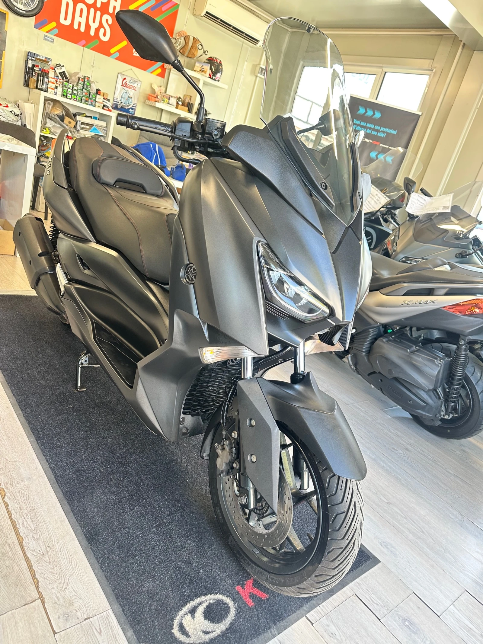 Yamaha X-max 300i ABS/TC/LED 08.2020г., снимка 6 - Мотоциклети и мототехника - 55569355