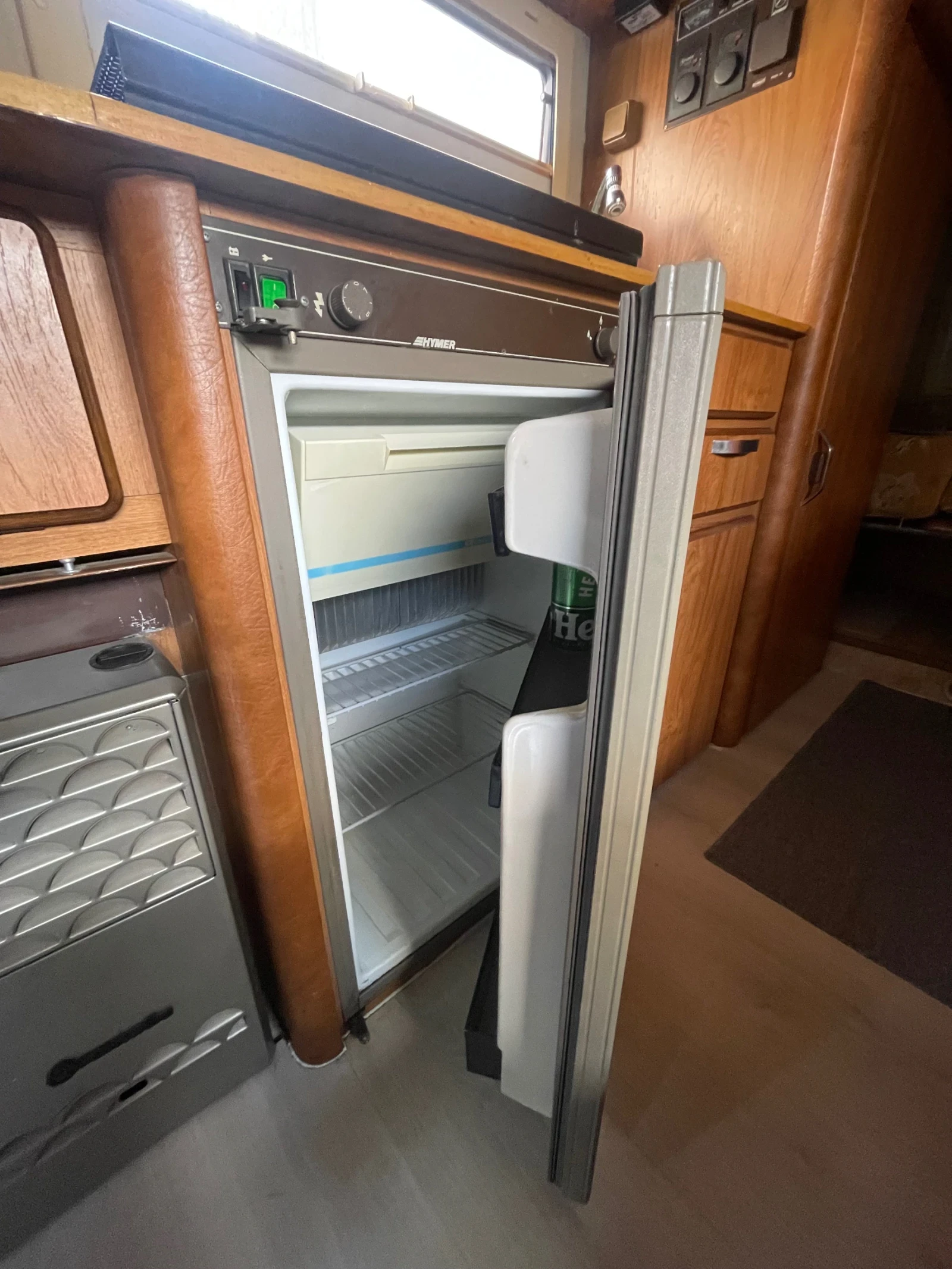 Кемпер HYMER / ERIBA, снимка 12 - Каравани и кемпери - 54208088