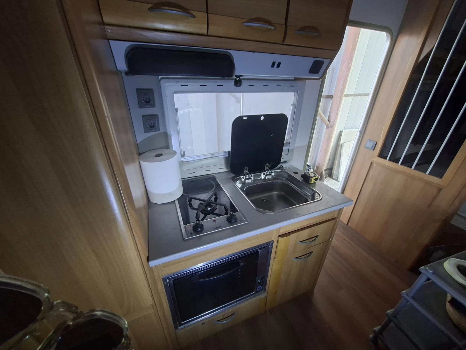 Каравана Knaus 820, снимка 11 - Каравани и кемпери - 54631872