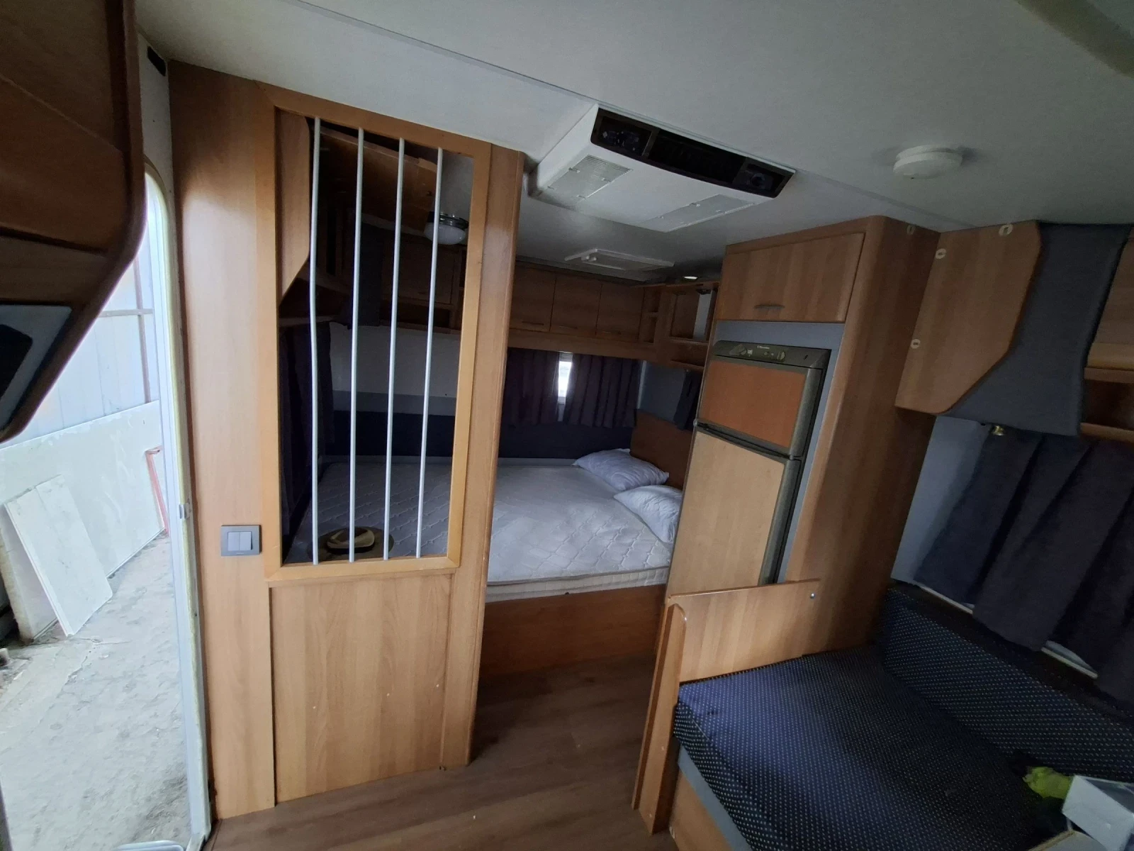 Каравана Knaus 820, снимка 10 - Каравани и кемпери - 54631872