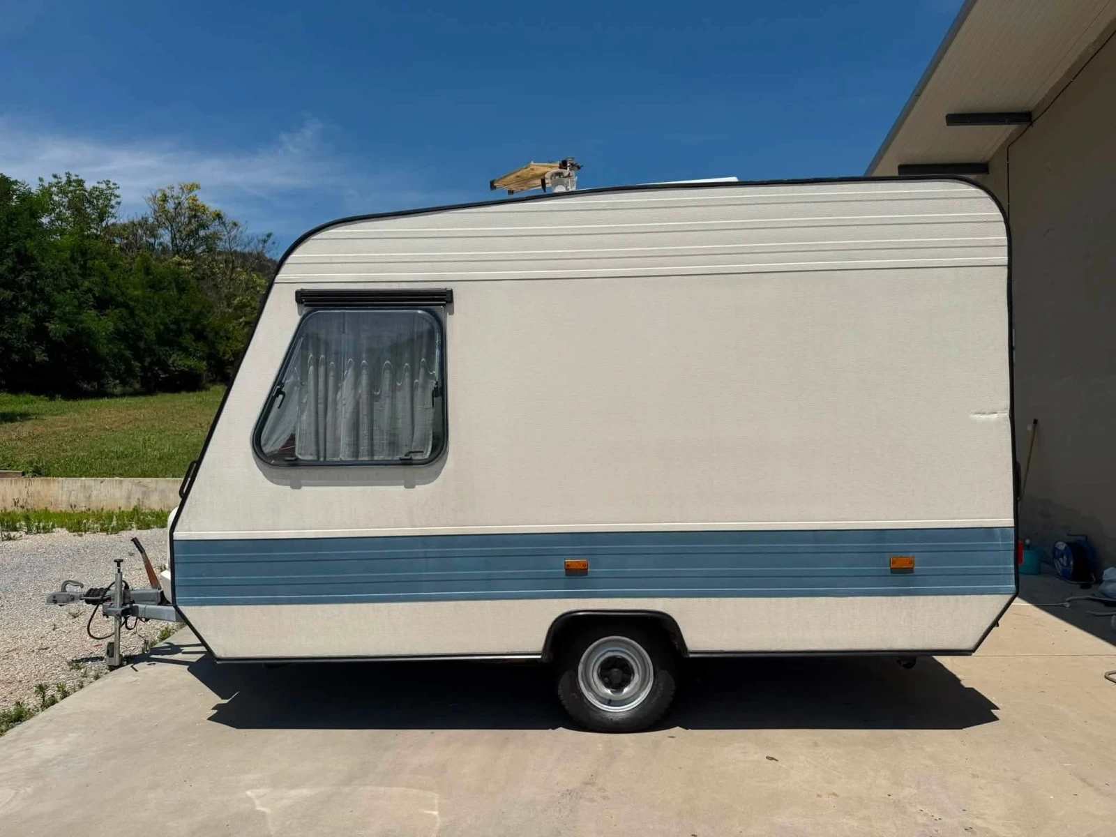 Каравана Adria 360, снимка 6 - Каравани и кемпери - 55994048